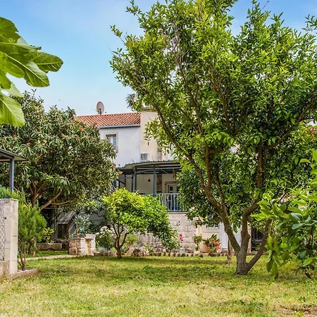 Сasa de vacaciones In With Wifi Trstenik (Dubrovnik-Neretva)