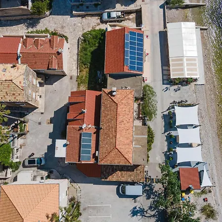 Gorgeous Home In Trstenik With Wifi *